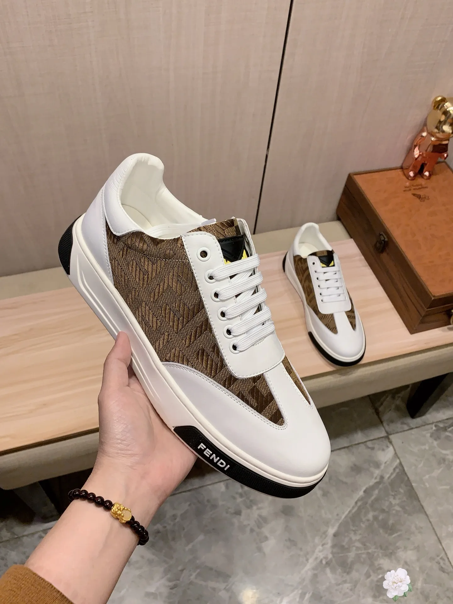 Men's men's shoes 💰420💰💰🎩🎩[Lightning][Lightning] "FENDI*" The latest and most popular casual shoes, top brand [Seduce] luxury ~ purchasing agent, top quality ~. [Strong] The upper is made of imported breathable cowhide with material ➕ breathable sheepskin feet (•) and fine workmanship. The original stylish and stylish soft rubber wear-resistant and non-slip outsole is light and comfortable on the feet. The real thing looks better when photographed in person. 0099: code: 38-44, 4️⃣ colors selected